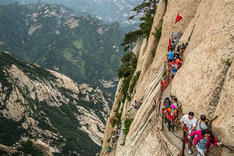 Le Mont HuaShan, Une Destination Spirituelle et Adrénaline Pure !