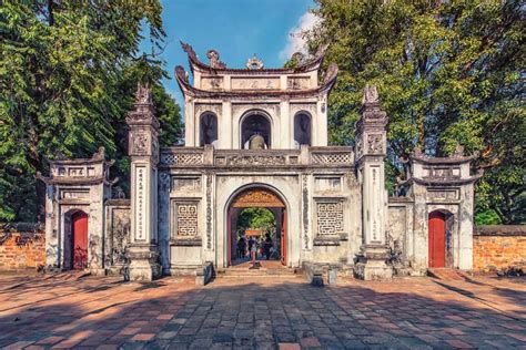  Le Temple de la Littérature: Une Oasis de Paix au Coeur de Hanoi