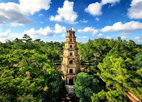  La Pagode Thien Mu: Une Échappée Spirituelle et Architectural à Hue!