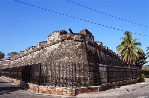 Le Fort Pilar de Zamboanga: Une forteresse coloniale imprenable face à la mer bleue!